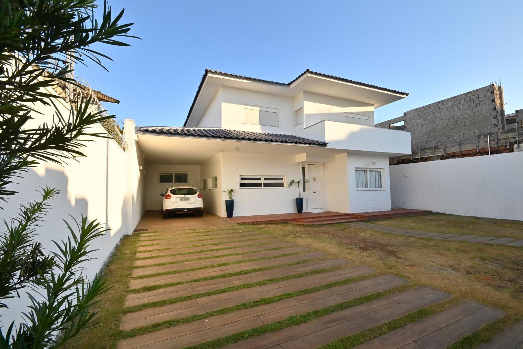 House Homestay *